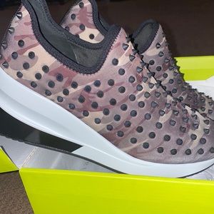 Camo- slip ins, with black embedded accessories